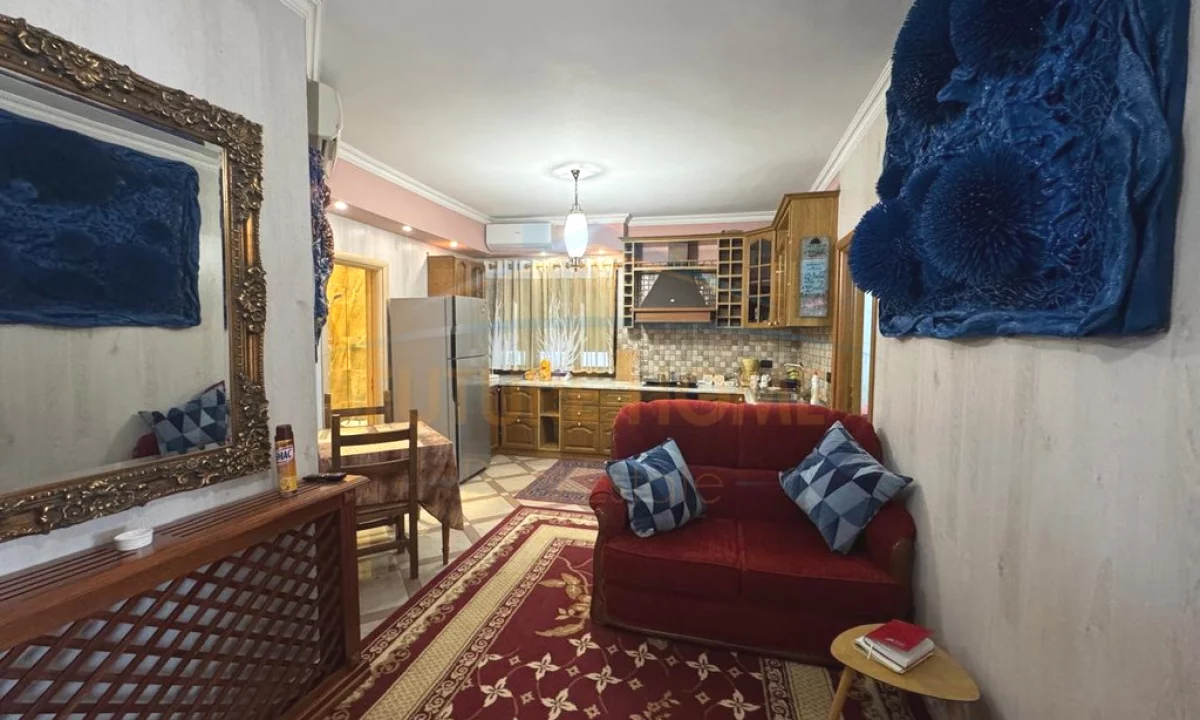 Shtepi me qera Apartament ne Tirane, 2+1, Mobilimi E mobiluar, Pagesa 700  Euro.