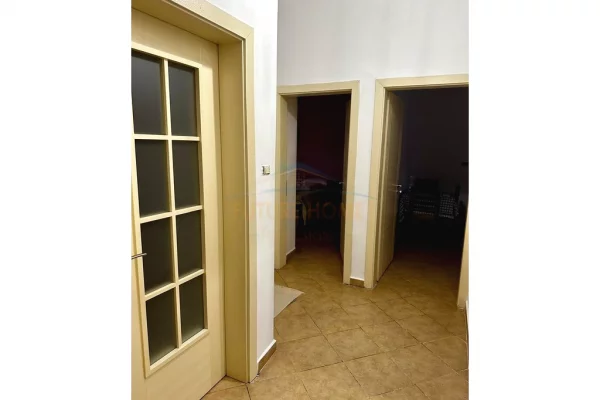 Shtepi ne shitje Apartament ne Tirane, 1+1, Mobilimi E mobiluar, Pagesa 170,000  Euro.