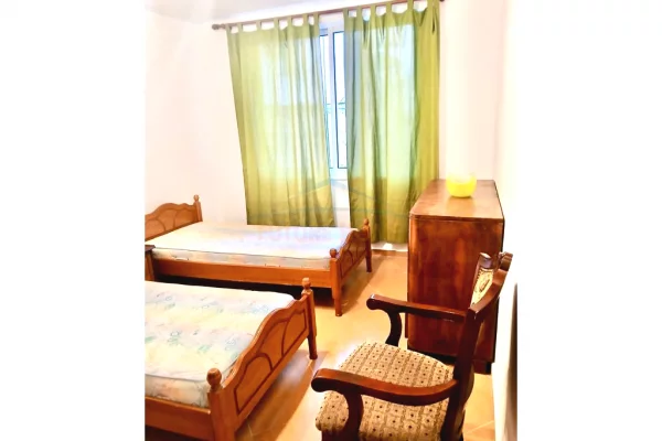 Shtepi me qera Apartament ne Tirane, 1+1, Mobilimi E mobiluar, Pagesa 400  Euro.