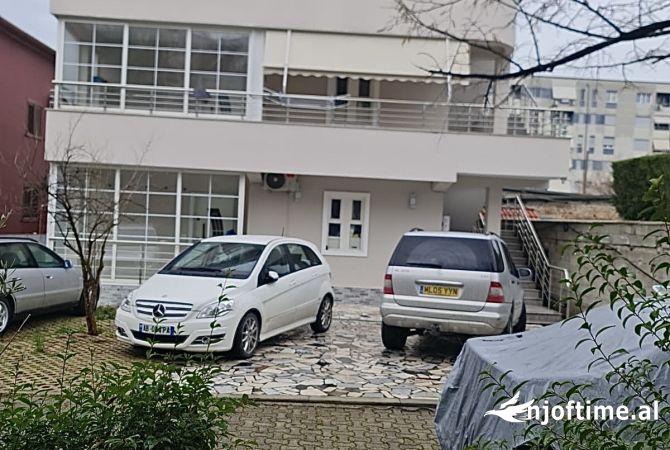 Shtepi me qera 2+1 ne Tirane - 45,000 Leke