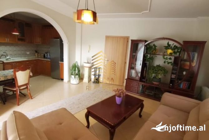Shtepi me qera 2+1 ne Tirane - 450 Euro