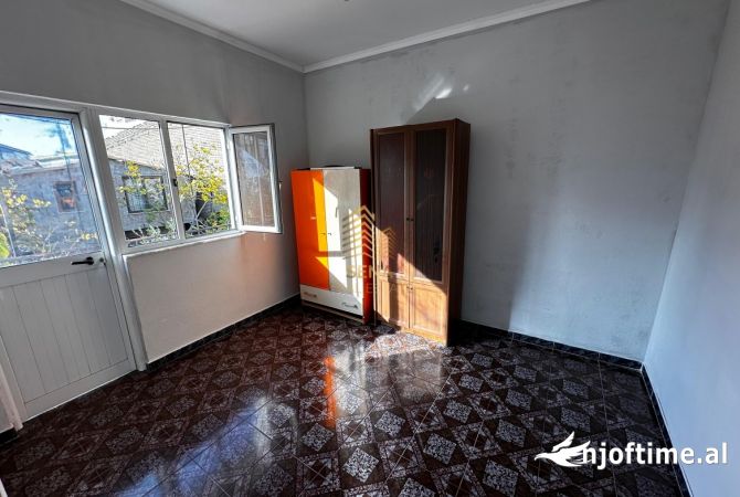 Shtepi me qera 1+1 ne Tirane - 300 Euro