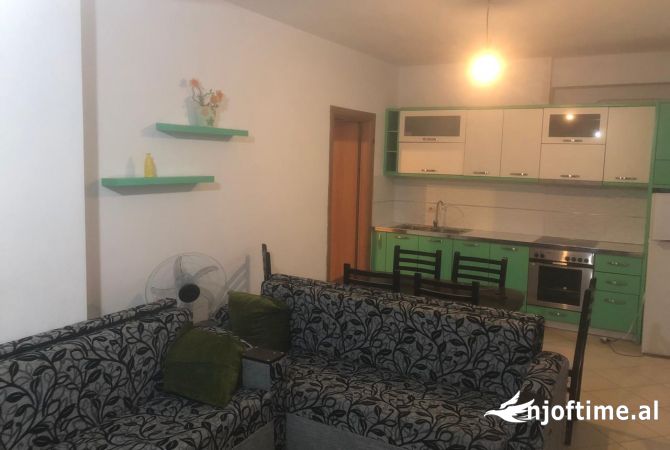 Shtepi me qera 2+1 ne Tirane - 400 Euro