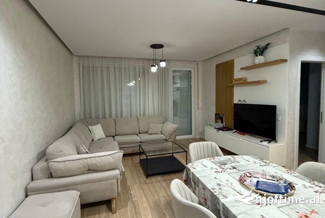 Shtepi me qera 2+1 ne Tirane - 800 Euro