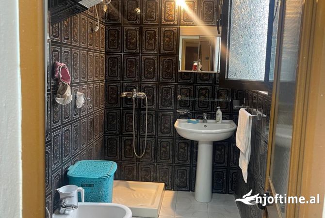 Shtepi me qera 2+1 ne Tirane - 400 Euro