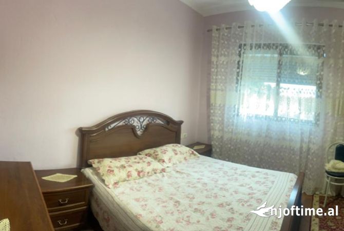 Shtepi me qera 2+1 ne Tirane - 400 Euro