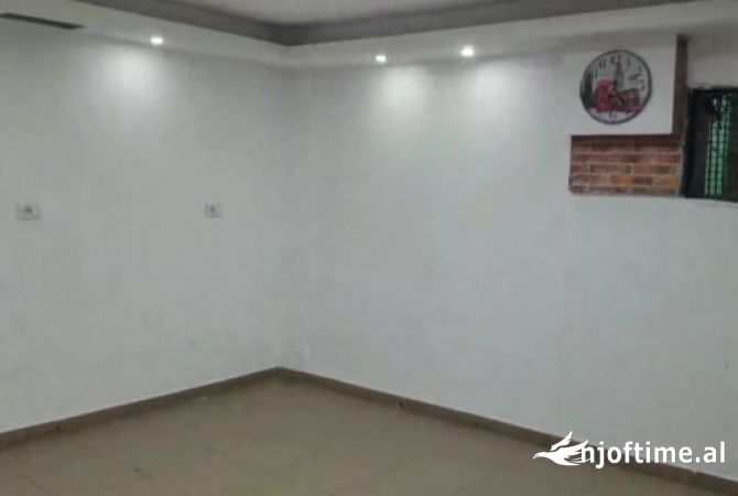 Ambient biznesi me qera 1+1 ne Tirane - 520 Euro