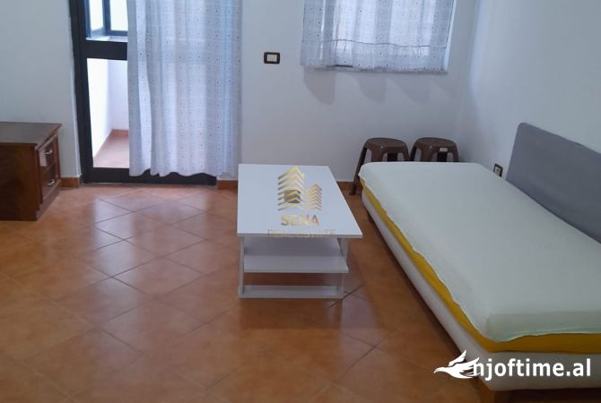 Shtepi me qera Garsoniere ne Tirane - 330 Euro