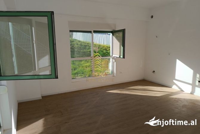 Ambient biznesi me qera 1+1 ne Tirane - 250 Euro