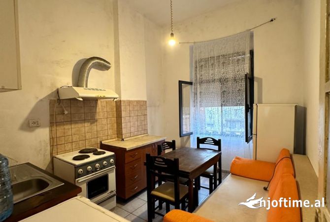 Shtepi me qera 2+1 ne Tirane - 350 Euro
