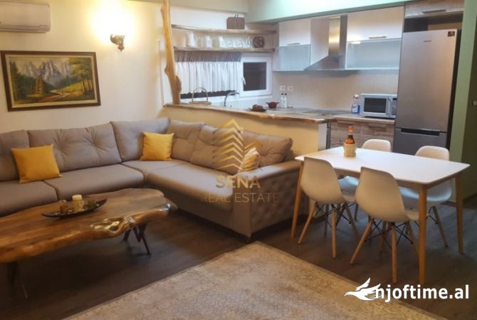 Shtepi me qera 2+1 ne Tirane - 680 Euro