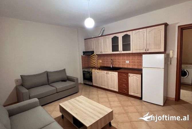 Shtepi me qera 2+1 ne Tirane - 650 Euro
