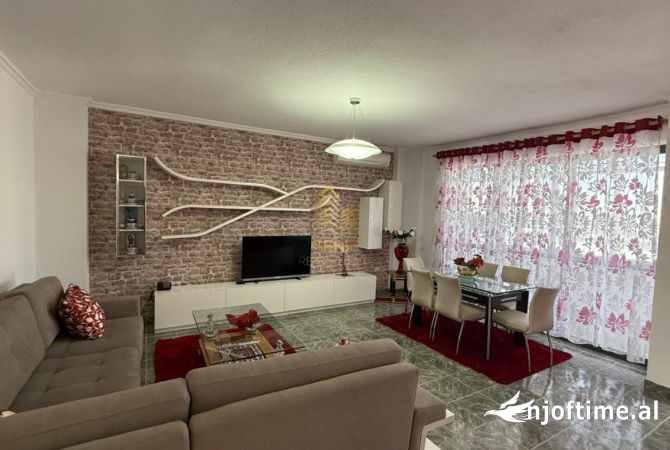 Shtepi me qera 2+1 ne Tirane - 650 Euro