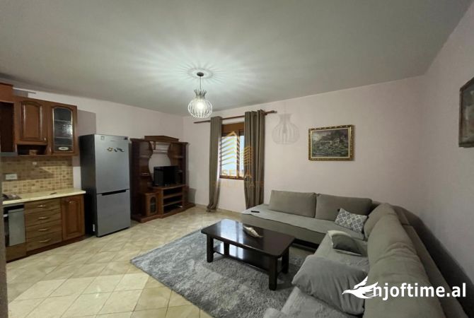 Shtepi me qera 2+1 ne Tirane - 400 Euro