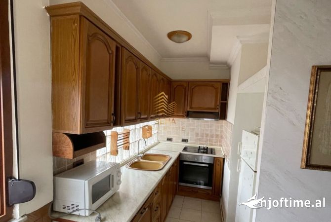 Shtepi me qera 2+1 ne Tirane - 550 Euro