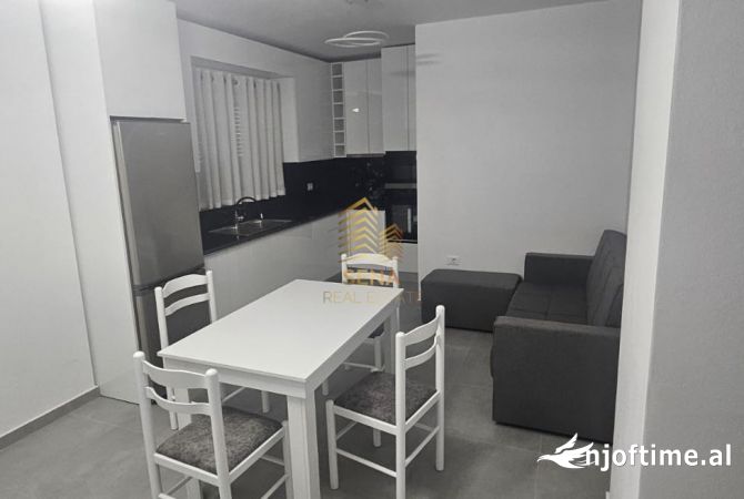Shtepi me qera 2+1 ne Tirane - 450 Euro