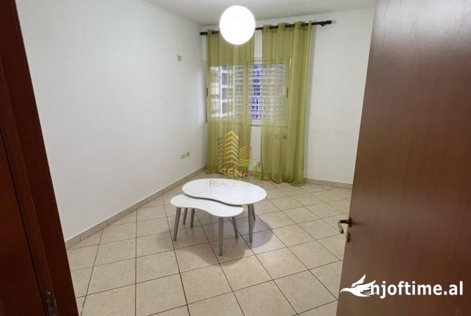 Shtepi me qera 2+1 ne Tirane - 680 Euro