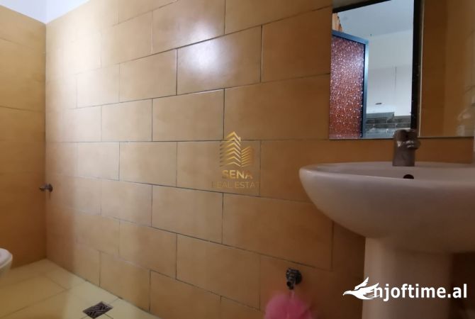 Shtepi me qera Garsoniere ne Tirane - 330 Euro