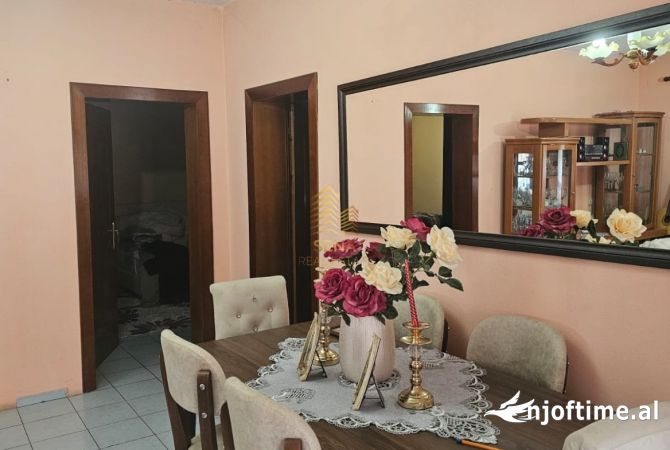 Shtepi me qera 2+1 ne Tirane - 500 Euro