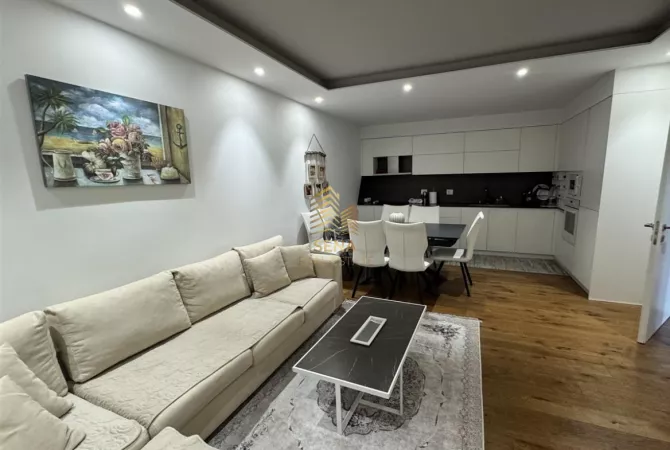 Shtepi me qera 3+1 ne Tirane - 2,000 Euro