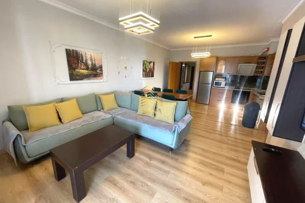 Shtepi me qera 3+1 ne Tirane - 1,200 Euro