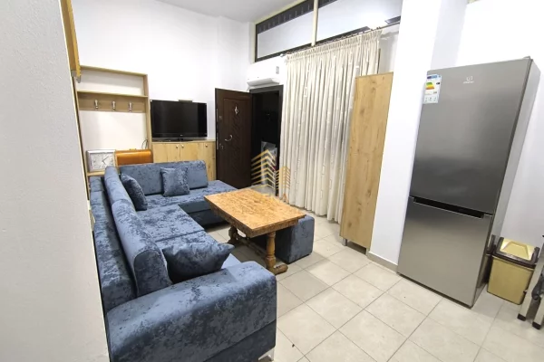 Shtepi me qera Apartament ne Tirane, 1+1, Mobilimi E mobiluar, Pagesa 40,000  Leke.