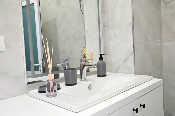 Shtepi me qera Apartament ne Tirane, 1+1, Mobilimi E mobiluar, Pagesa 60,000  Leke.