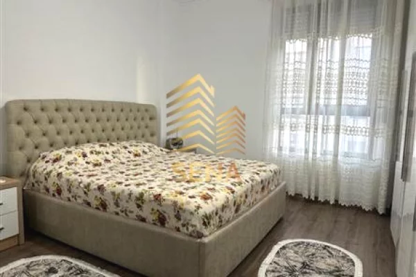 Shtepi ne shitje Apartament ne Tirane, 2+1, Mobilimi E mobiluar, Pagesa 189,000  Euro.