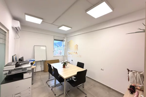 Ambient biznesi me qera 1+1 ne Tirane - 1,000 Euro