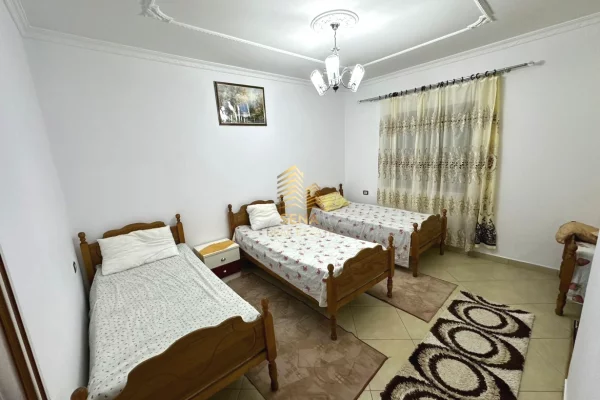 Shtepi me qera 2+1 ne Tirane - 60,000 Leke