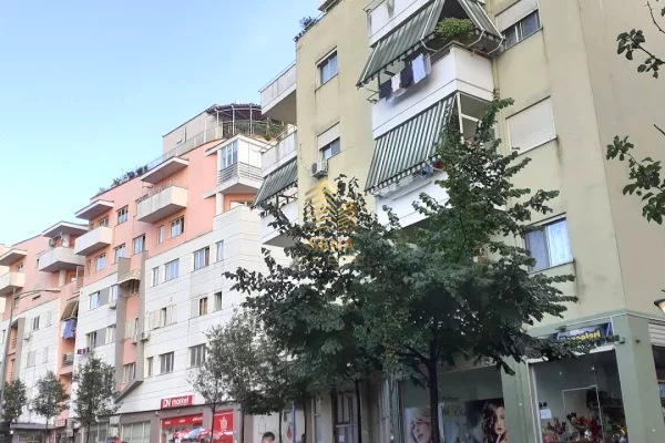 Ambiente Commerciale in Affitto 1+1 a Tirana - 40,000 Leke