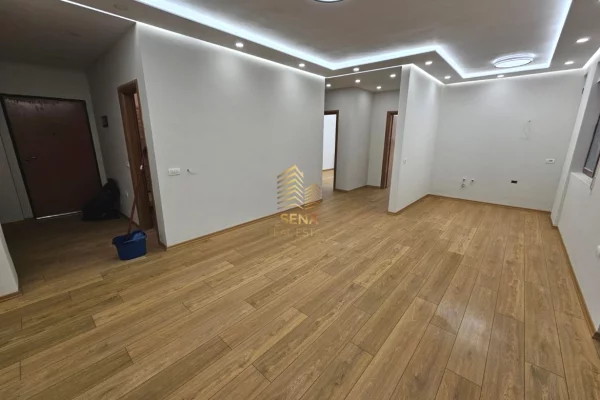 Shtepi ne shitje Apartament ne Tirane, 2+1, Mobilimi Bosh, pa mobiluar, Pagesa 220,000  Euro.