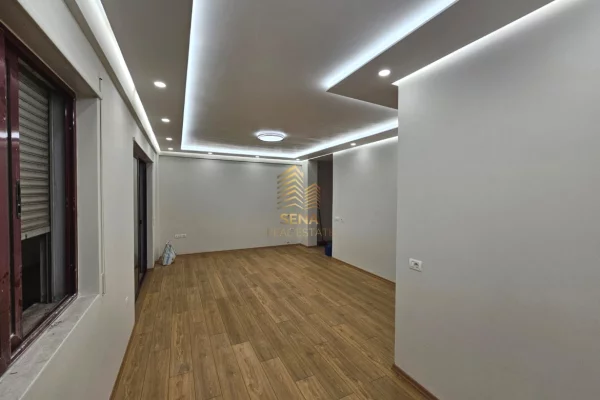 Shtepi ne shitje Apartament ne Tirane, 2+1, Mobilimi Bosh, pa mobiluar, Pagesa 220,000  Euro.
