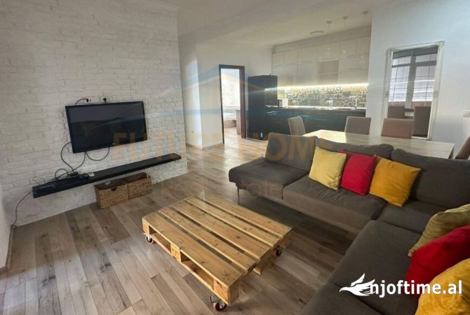 Shtepi me qera 2+1 ne Tirane - 400 Euro