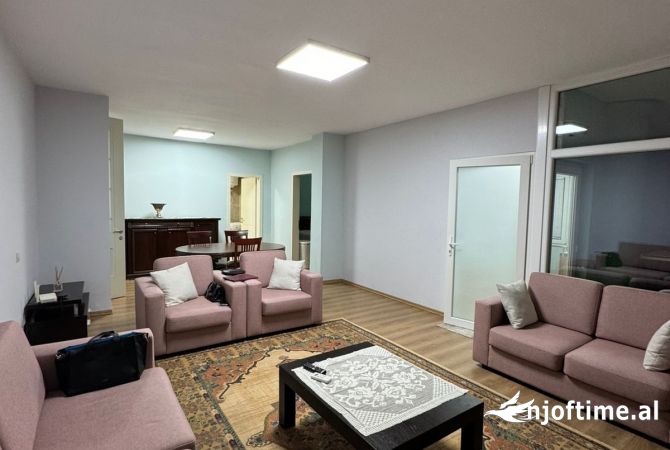 Shtepi me qera 2+1 ne Tirane - 800 Euro