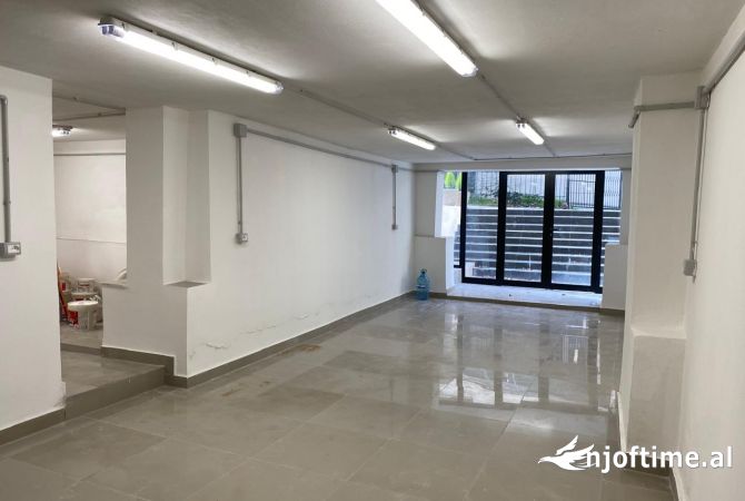 Ambient biznesi me qera 3+1 ne Tirane - 900 Euro