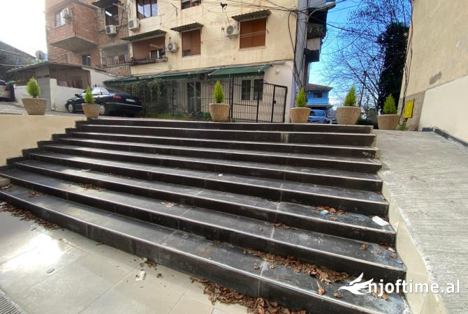 QIRA NJESI KOMERCIALE PRANE BLV. ZOGU I PARE