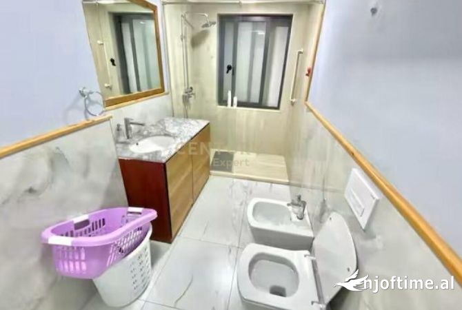 Shtepi me qera Apartament ne Tirane, 2+1, Mobilimi E mobiluar, Pagesa 850  Euro.