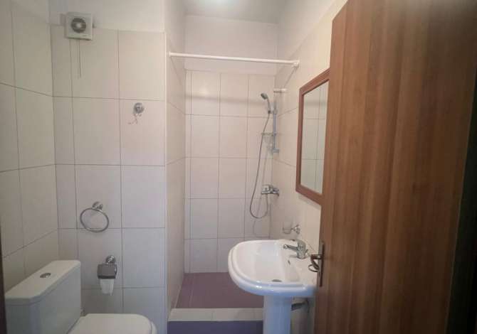 Shtepi ne shitje Apartament ne Tirane, 2+1, Mobilimi Pjeserisht e mobiluar, Pagesa 122,000  Euro.