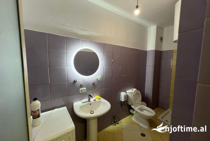 Shtepi ne shitje Apartament ne Tirane, 1+1, Mobilimi E mobiluar, Pagesa 85,000  Euro.