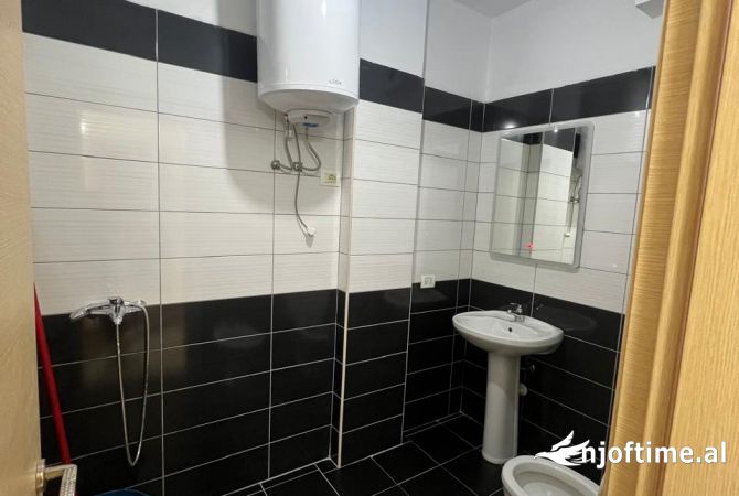 Shtepi me qera Apartament ne Tirane, 2+1, Mobilimi E mobiluar, Pagesa 500  Euro.