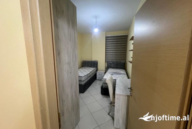 Shtepi me qera Apartament ne Tirane, 2+1, Mobilimi E mobiluar, Pagesa 500  Euro.