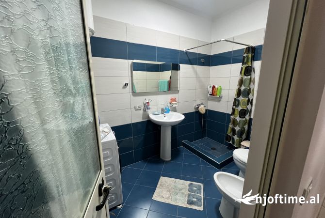Shtepi me qera Apartament ne Tirane, 2+1, Mobilimi E mobiluar, Pagesa 500  Euro.