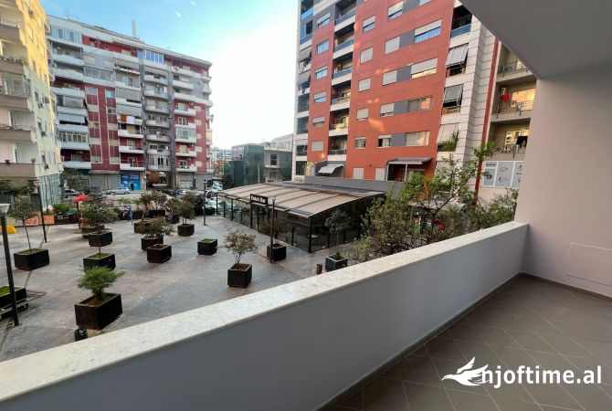 Shtepi ne shitje Apartament ne Tirane, 1+1, Mobilimi Bosh, pa mobiluar, Pagesa 108,000  Euro.