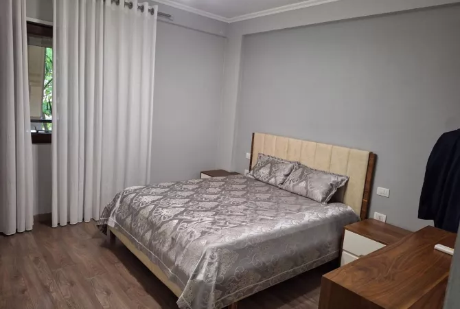 Shtepi ne shitje Apartament ne Tirane, 2+1, Mobilimi E mobiluar, Pagesa 225,000  Euro.