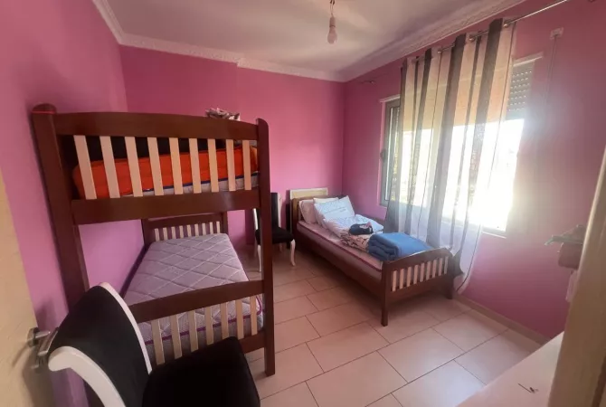 Shtepi me qera Apartament ne Tirane, 2+1, Mobilimi E mobiluar, Pagesa 500  Euro.