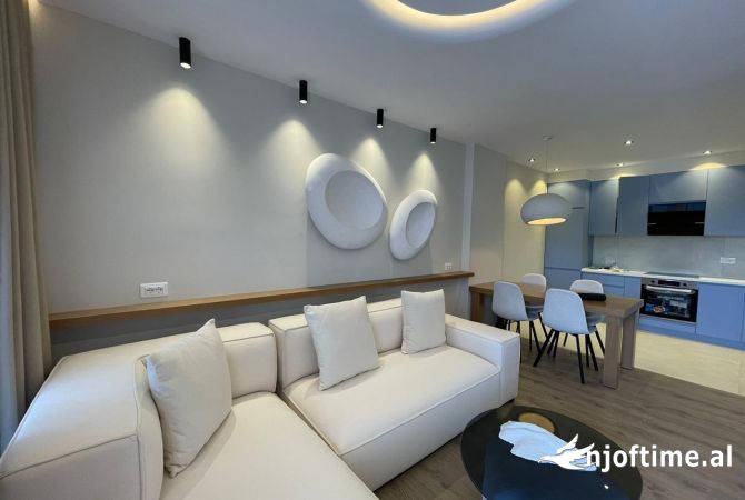 Shtepi me qera Apartament ne Tirane, 1+1, Mobilimi E mobiluar, Pagesa 500  Euro.
