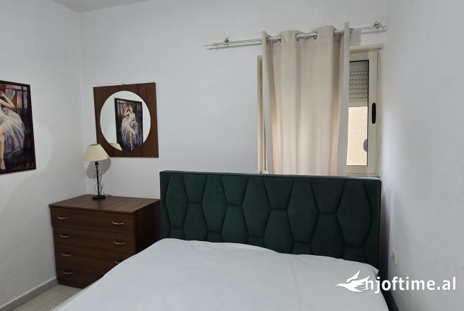 Shtepi me qera Apartament ne Tirane, 1+1, Mobilimi E mobiluar, Pagesa 430  Euro.