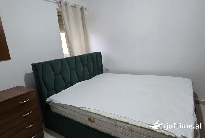 Shtepi me qera Apartament ne Tirane, 1+1, Mobilimi E mobiluar, Pagesa 430  Euro.