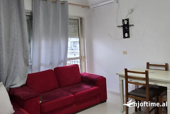 Shtepi me qera Apartament ne Tirane, 1+1, Mobilimi E mobiluar, Pagesa 430  Euro.